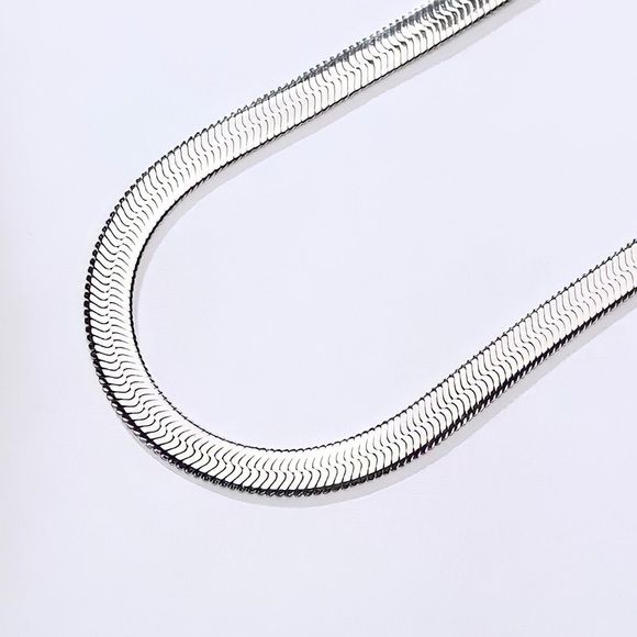 NEW Luxury Sterling Silver Snake Chain Necklace - Picture 3 of 4